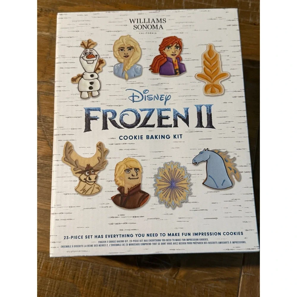 Williams Sonoma Disney Frozen II Cookie Baking Kit 23pc Impression Cutters‎ Tips
